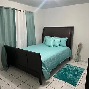 second-floor-2br-apt-in-the-center-of-santurce.sanjuanpuertorico-hotels.com/